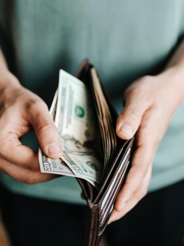 पैसों-की-बचत-करने-वाली-5-स्मार्ट-लाइफ़स्टाइल-हैक्स