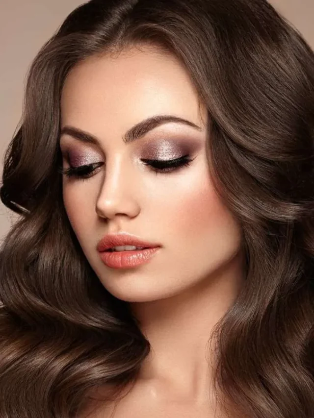 रात को मेकअप लगाकर सोने से क्या होता है?